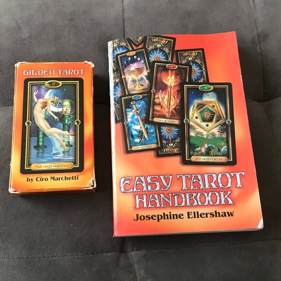 Easy Tarot Kit featuring Gilded Tarot Ciro Marchetti & Spread Sheet - Picture 1 of 11